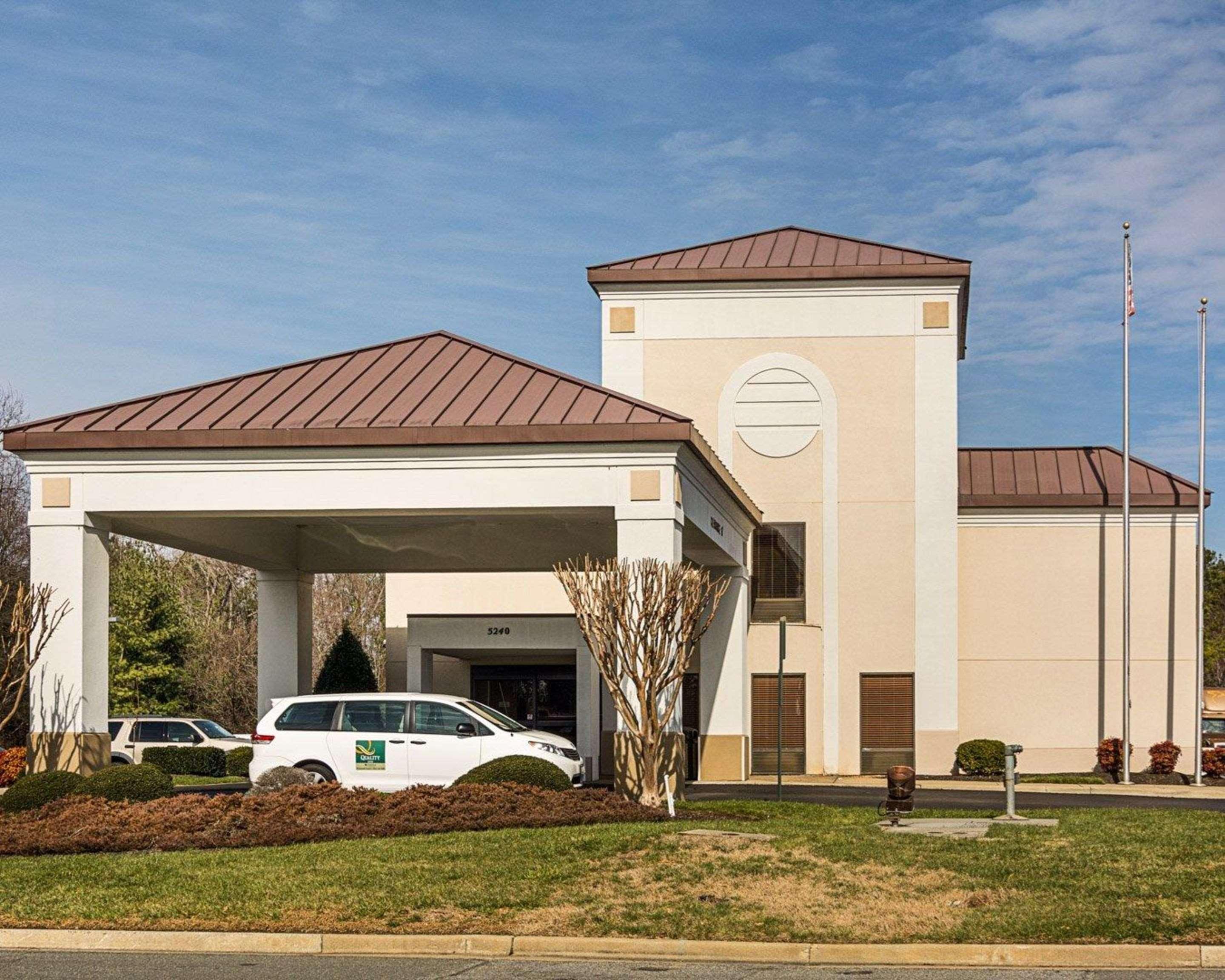 Quality Inn Richmond Airport Sandston Exteriör bild